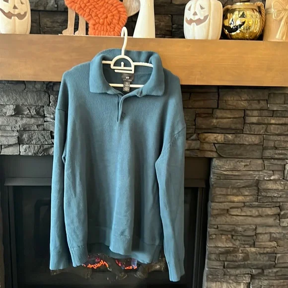 Versatile Collared sweater - Picture 1 of 2